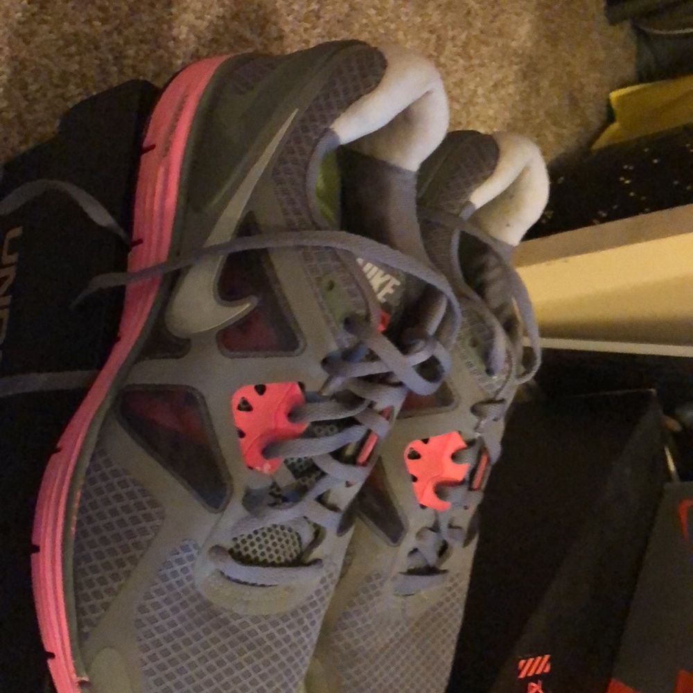 Nike Shoes - Picture 2 of 3